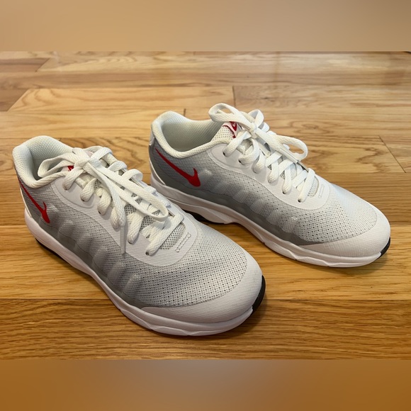 NWB Nike Air Max Invigor, size 2Y, white/university red-wolf grey - Picture 7 of 8